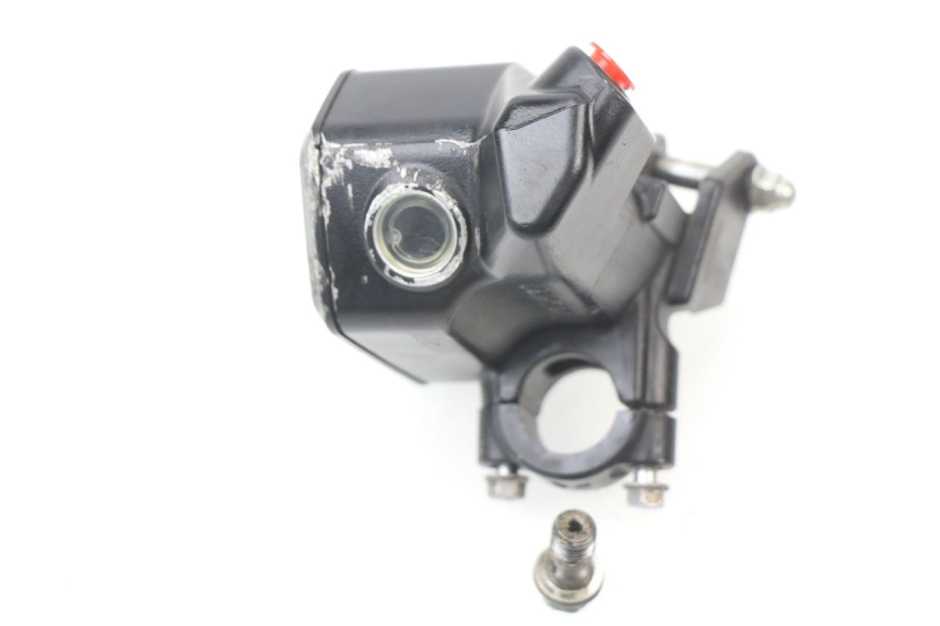 photo de MAITRE CYLINDRE EMBRAYAGE HONDA VFR F 1200 (2010 - 2015) - Autre angle de vue