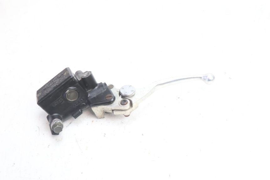 photo de MAITRE CYLINDRE EMBRAYAGE YAMAHA XJR 1300 (1998 - 2002) - Gros plan technique