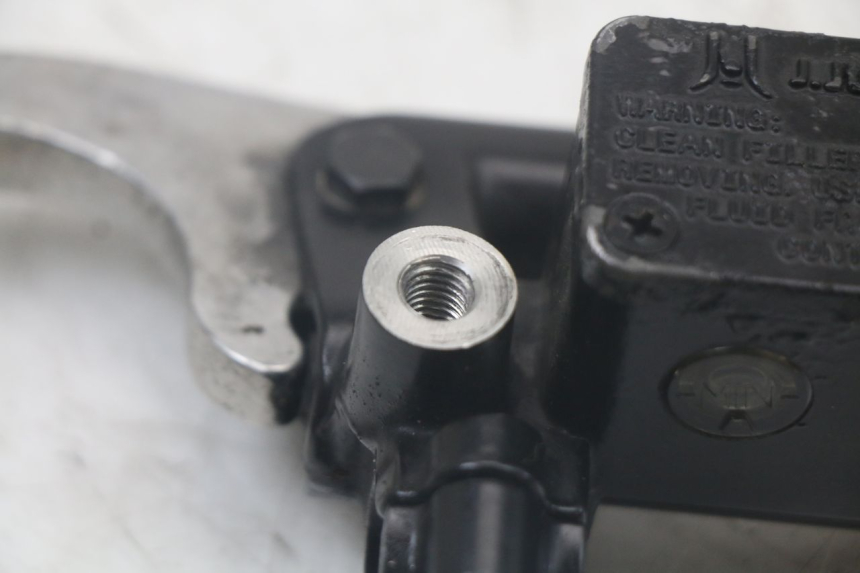 photo de MAITRE CYLINDRE FREIN ARRIERE QUADRO 3D S 350 (2013 - 2018) - Points de fixation