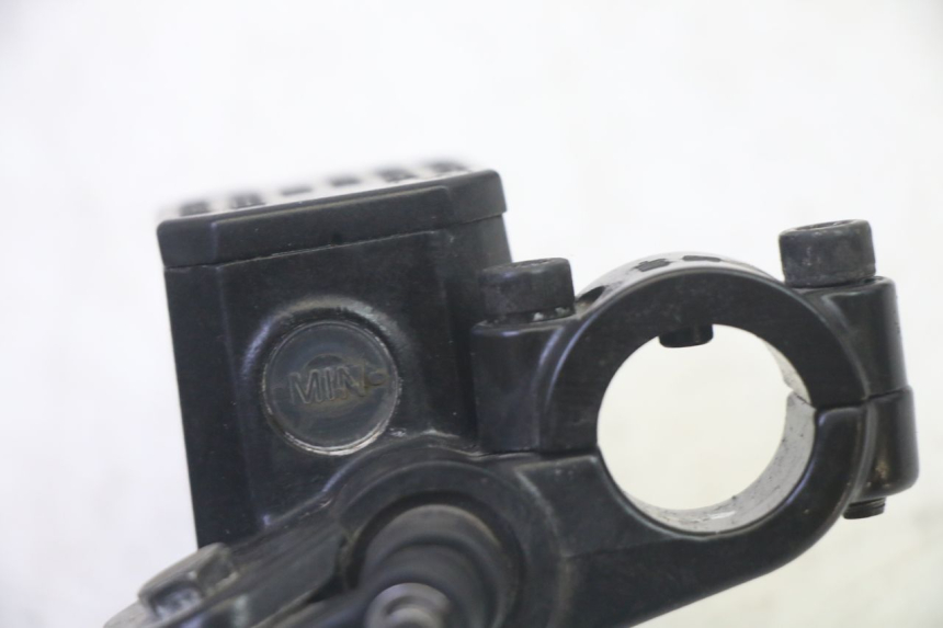 photo de MAITRE CYLINDRE ARRIERE ADIVA AD3 300 (2014 - 2020) - Zoom composants