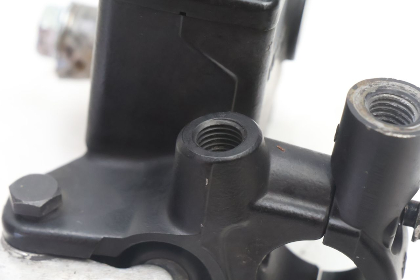 photo de MAITRE CYLINDRE FREIN ARRIERE SUZUKI BURGMAN 125 (2007 - 2014) - Autre angle de vue