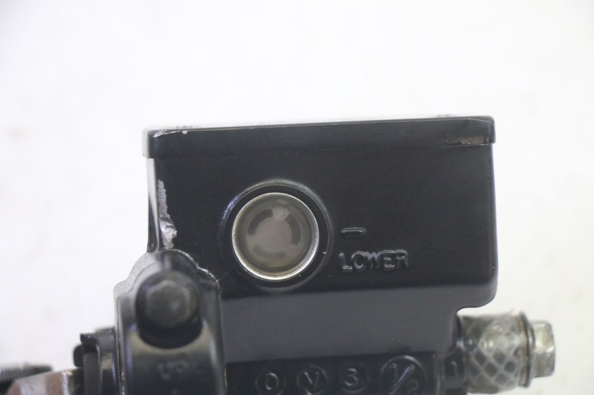 photo de MAITRE CYLINDRE ARRIERE SUZUKI BURGMAN EXECUTIVE ABS 650 (2006 - 2012) - Autre angle de vue