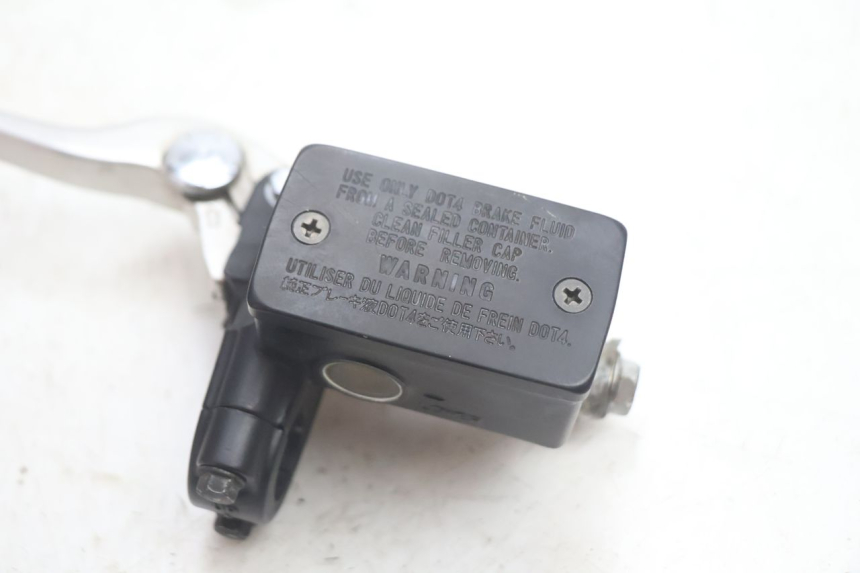 photo de MAITRE CYLINDRE ARRIERE SUZUKI BURGMAN EXECUTIVE ABS 650 (2006 - 2012) - Vue d’ensemble