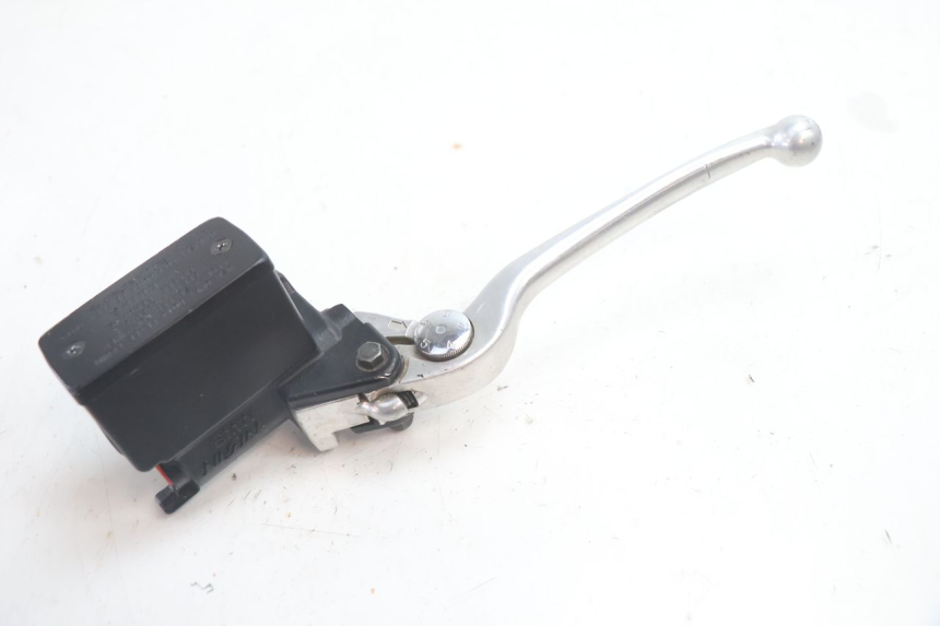 photo de MAITRE CYLINDRE ARRIERE BMW C SPORT 650 (2015 - 2021) - Gros plan technique