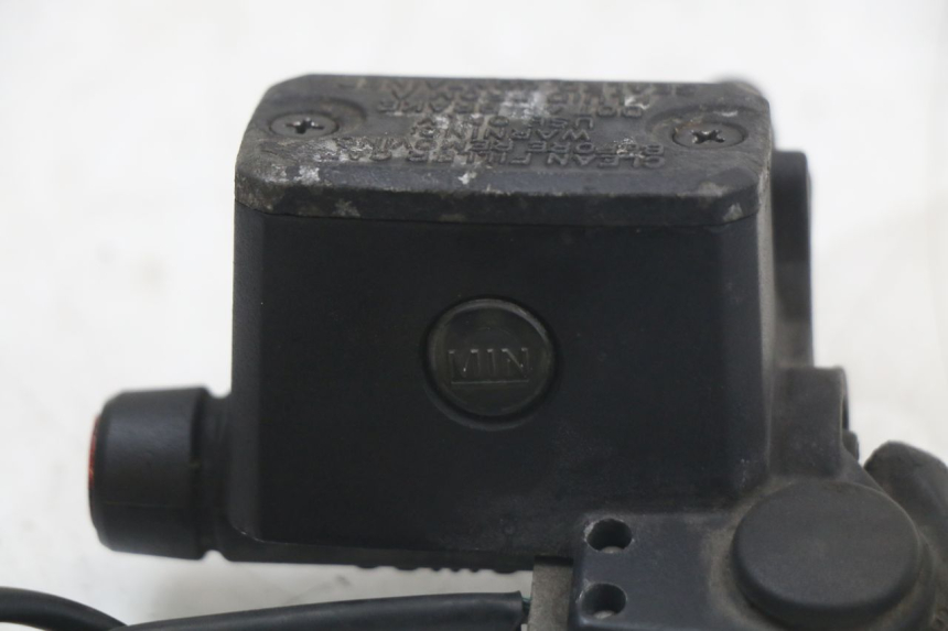 photo de MAITRE CYLINDRE ARRIERE BMW C1 125 (2000 - 2003) - Vue d’ensemble