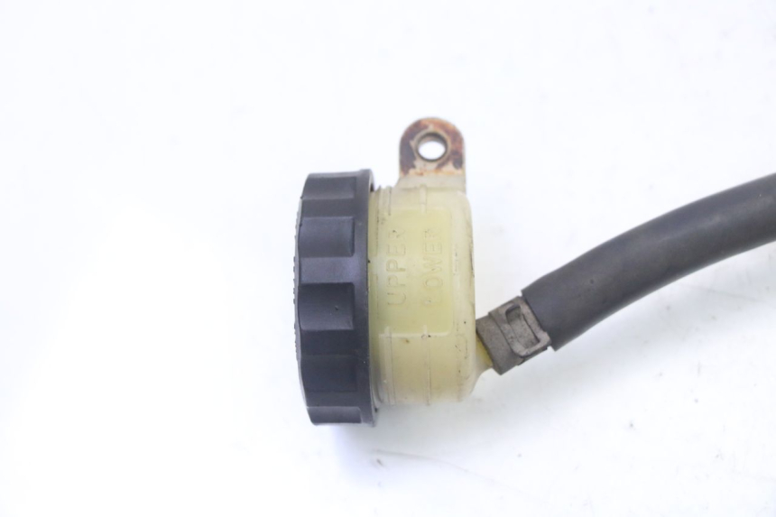 photo de MAITRE CYLINDRE FREIN ARRIERE HONDA CBR RR FIREBLADE 900 (1992 - 1994) - Gros plan technique