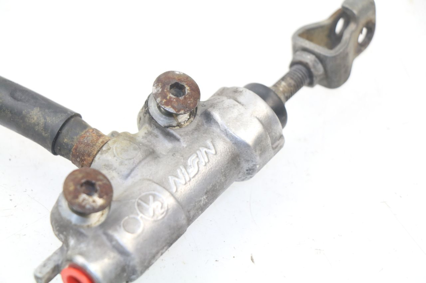 photo de MAITRE CYLINDRE ARRIERE HONDA CR 125 (2000 - 2001) - Points de fixation