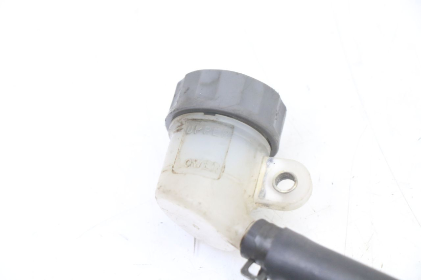 photo de MAITRE CYLINDRE ARRIERE HONDA CR 85 (2003 - 2007) - Gros plan technique