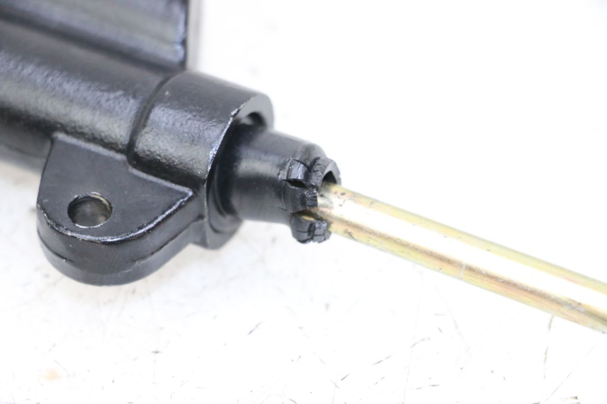 photo de MAITRE CYLINDRE ARRIERE RSR DIRT BIKE 150 - Autre angle de vue