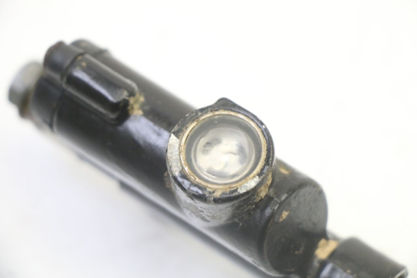 photo de MAITRE CYLINDRE FREIN ARRIERE PROBIKE DIRT 140 - Points de fixation