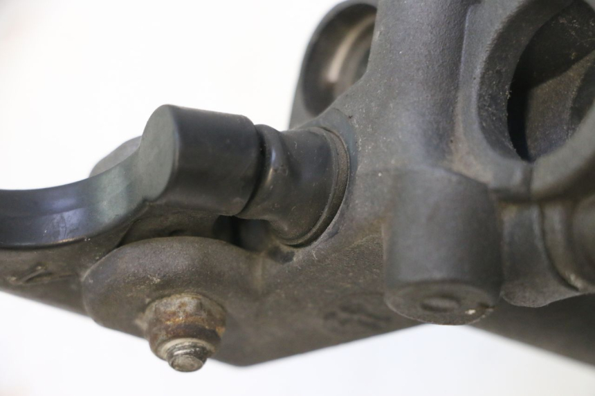 photo de MAITRE CYLINDRE FREIN ARRIERE PEUGEOT ELYSTAR 50 (2002 - 2014) - Autre angle de vue