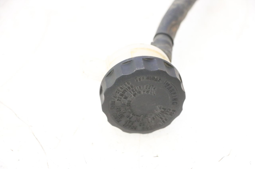 photo de MAITRE CYLINDRE ARRIERE KAWASAKI ER-6 ER6 N 650 (2005 - 2009) - Points de fixation