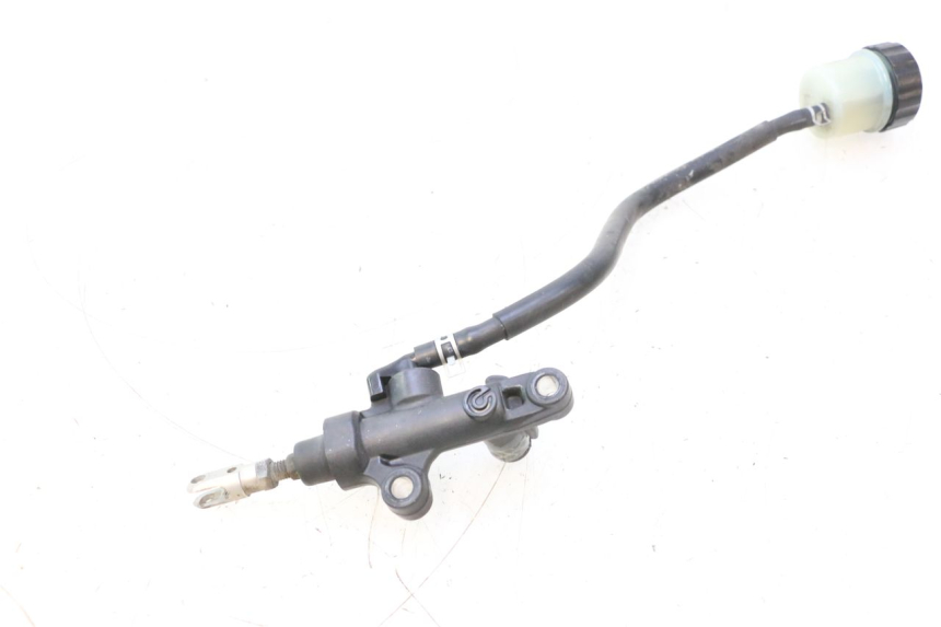 photo de MAITRE CYLINDRE ARRIERE YAMAHA FJR 1300 (2001 - 2005) - Points de fixation