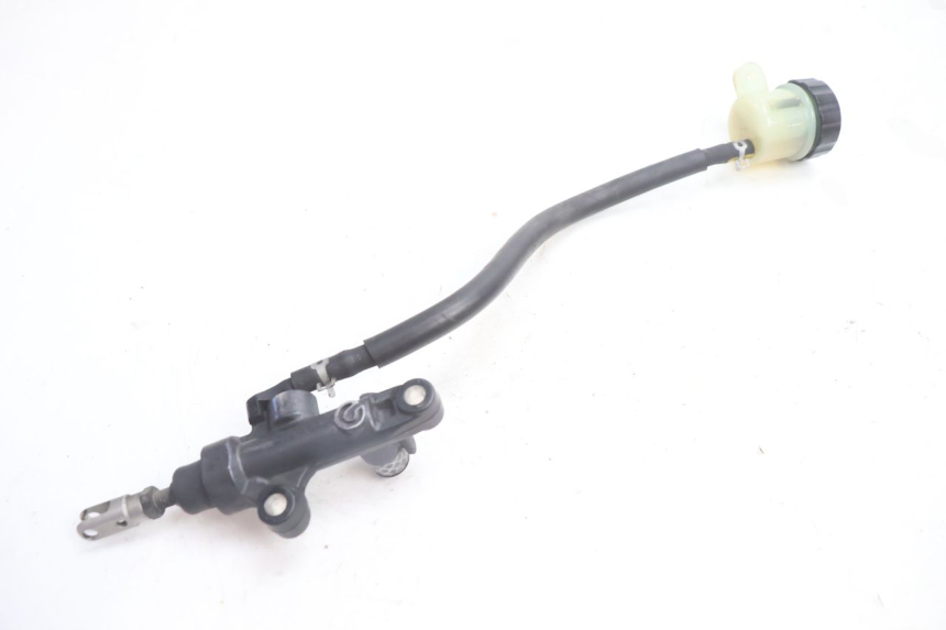 photo de MAITRE CYLINDRE ARRIERE YAMAHA FJR 1300 (2001 - 2005) - Autre angle de vue