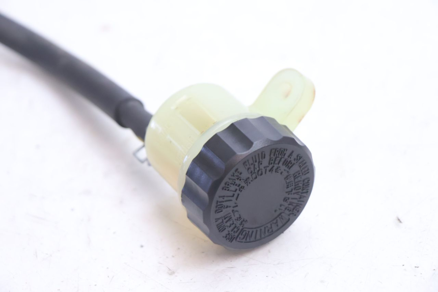 photo de MAITRE CYLINDRE ARRIERE YAMAHA FJR 1300 (2001 - 2005) - Points de fixation
