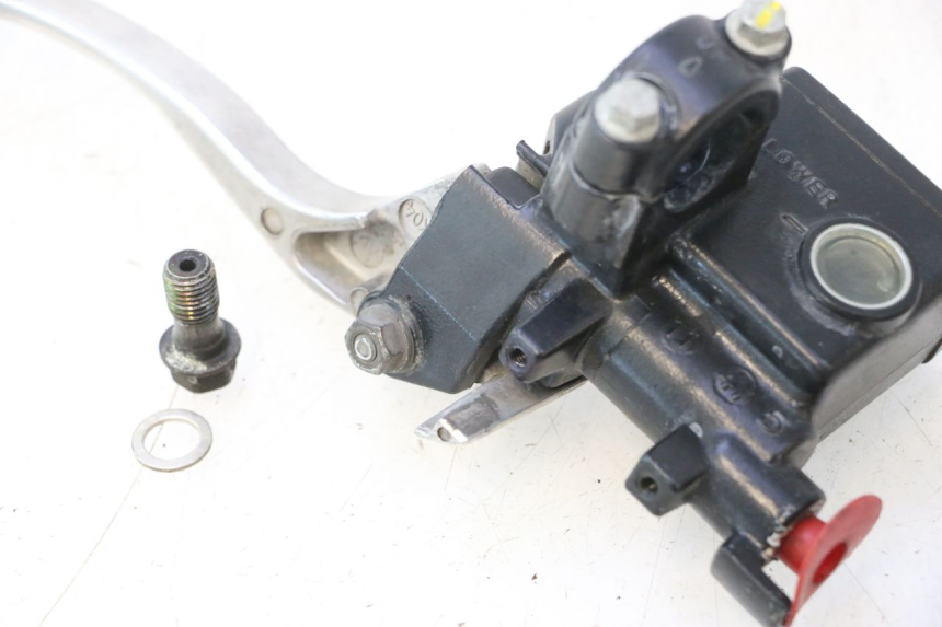 photo de MAITRE CYLINDRE ARRIERE HONDA FORZA 125 (2015 - 2016) - Vue d’ensemble