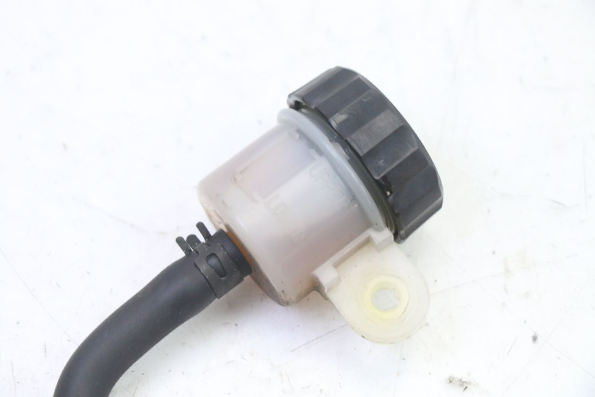 photo de MAITRE CYLINDRE ARRIERE YAMAHA FZ6 FAZER S2 600 (2007 - 2011) - Autre angle de vue