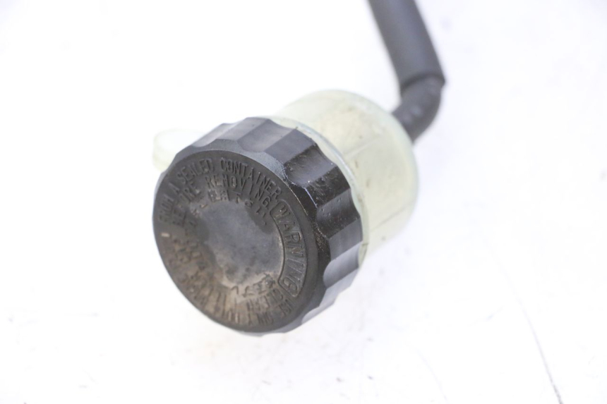 photo de MAITRE CYLINDRE ARRIERE YAMAHA FZ6 N FAZER 600 (2004 - 2006) - Gros plan technique