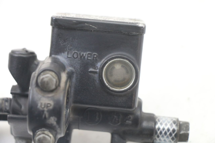 photo de MAITRE CYLINDRE FREIN ARRIERE HONDA FES S-WING SWING ABS 125 (2007 - 2015) - Gros plan technique