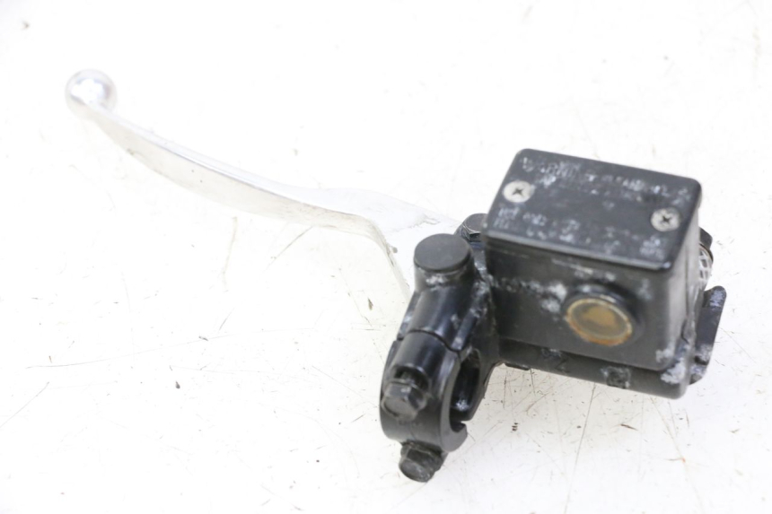 photo de MAITRE CYLINDRE ARRIERE SYM JOYMAX 125 (2010 - 2017) - Vue d’ensemble