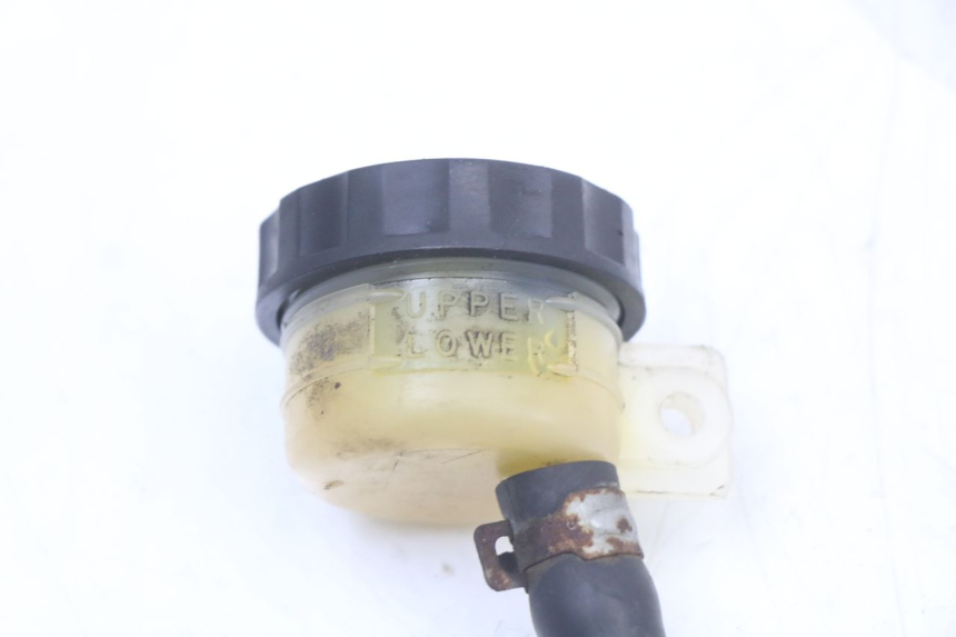 photo de MAITRE CYLINDRE ARRIERE KAWASAKI GTR 1000 (1994 - 2004) - Gros plan technique