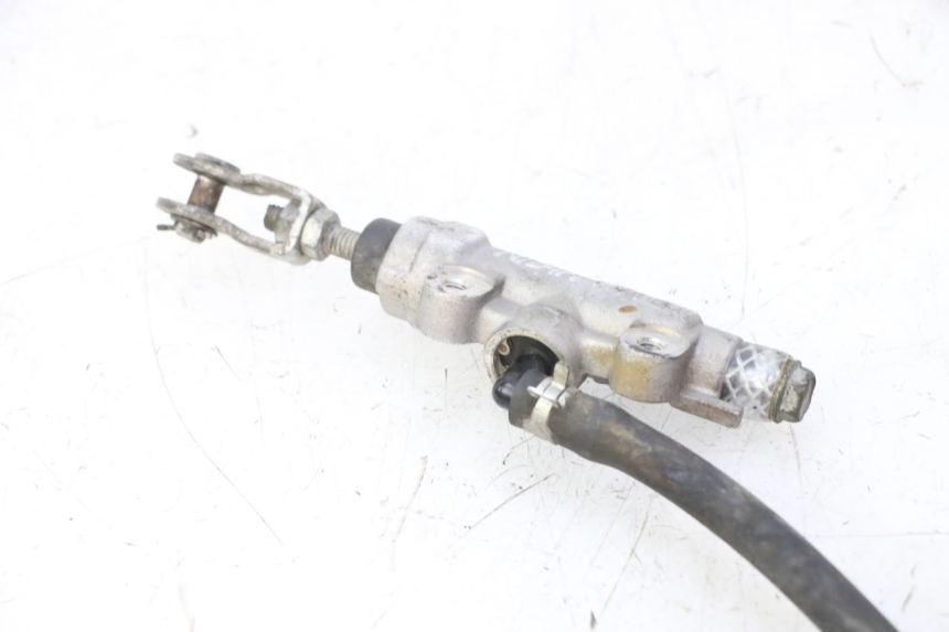 photo de MAITRE CYLINDRE FREIN ARRIERE KAWASAKI KX 85 (2014 - 2021) - Autre angle de vue