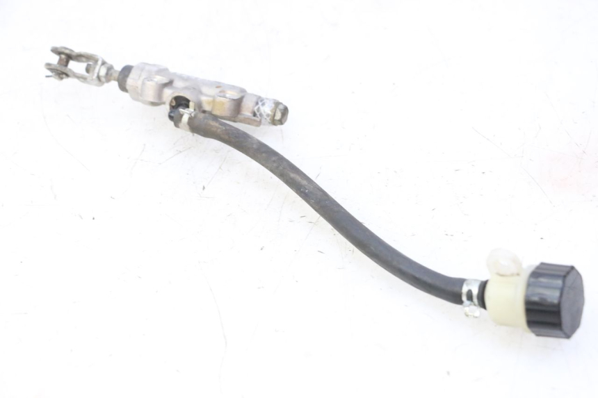 photo de MAITRE CYLINDRE FREIN ARRIERE KAWASAKI KX 85 (2014 - 2021) - Gros plan technique