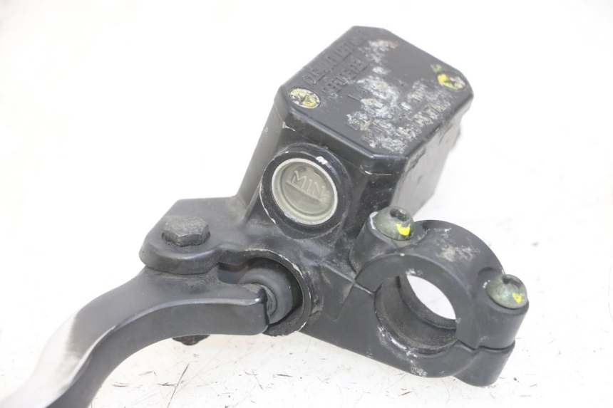 photo de MAITRE CYLINDRE ARRIERE PIAGGIO MP3 LT 300 (2010 - 2016) - Points de fixation