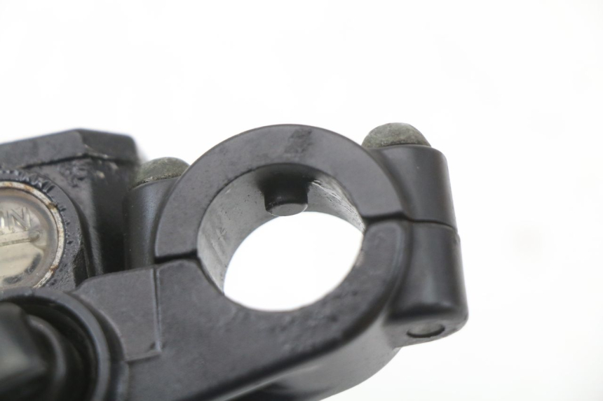 photo de MAITRE CYLINDRE FREIN ARRIERE PIAGGIO MP3 500 (2011 - 2015) - Points de fixation