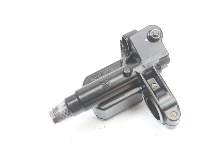 photo de MAITRE CYLINDRE FREIN ARRIERE PIAGGIO MP3 500 (2014 - 2017) - Gros plan technique