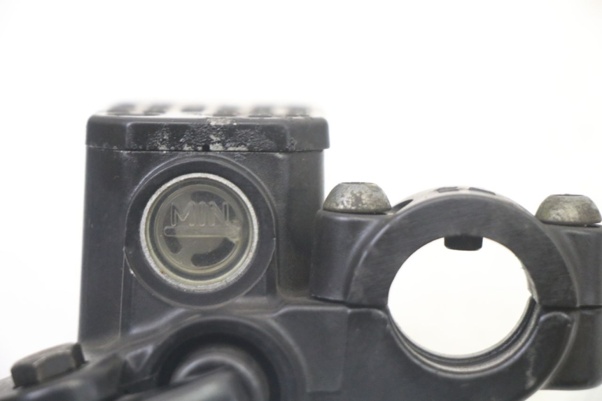 photo de MAITRE CYLINDRE FREIN ARRIERE PIAGGIO MP3 500 (2011 - 2015) - Gros plan technique