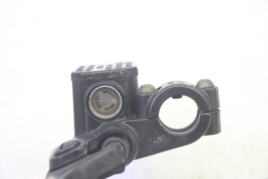 photo de MAITRE CYLINDRE ARRIERE PIAGGIO MP3 500 (2016 - 2018) - Gros plan technique