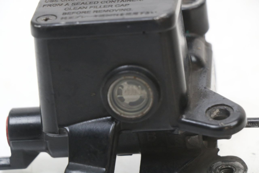 photo de MAITRE CYLINDRE ARRIERE MBK MW TRYPTIK 125 (2014 - 2016) - Autre angle de vue