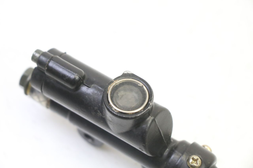 photo de MAITRE CYLINDRE FREIN ARRIERE APOLLO RFZ 125 - Gros plan technique