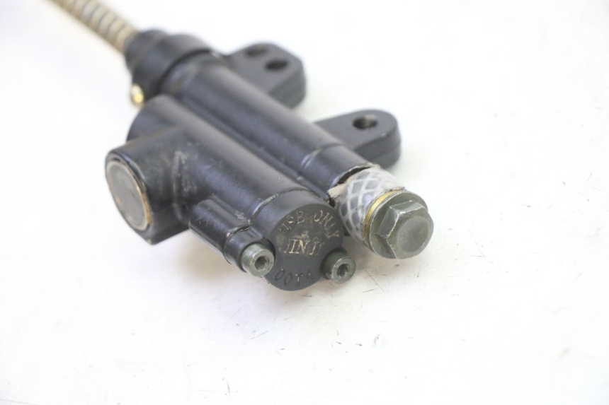 photo de MAITRE CYLINDRE FREIN ARRIERE APOLLO RFZ 125 - Points de fixation