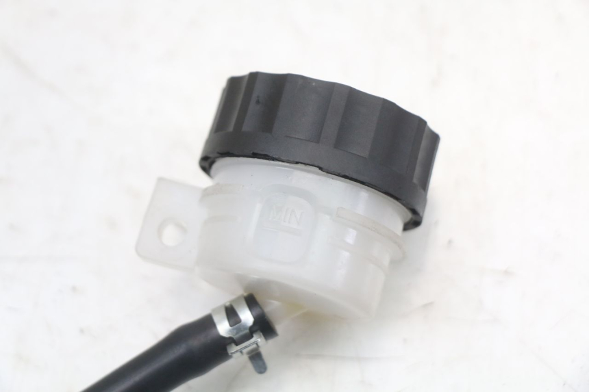 photo de MAITRE CYLINDRE ARRIERE ROYAL ENFIELD SCRAM 411 (2022 - 2024) - Zoom état d’usage