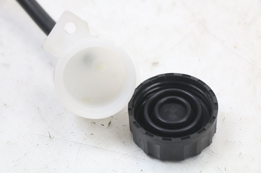 photo de MAITRE CYLINDRE ARRIERE ROYAL ENFIELD SCRAM 411 (2022 - 2024) - Gros plan technique