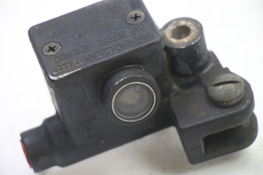 photo de MAITRE CYLINDRE ARRIERE GILERA RUNNER SL 50 (2006 - 2009) - Gros plan technique