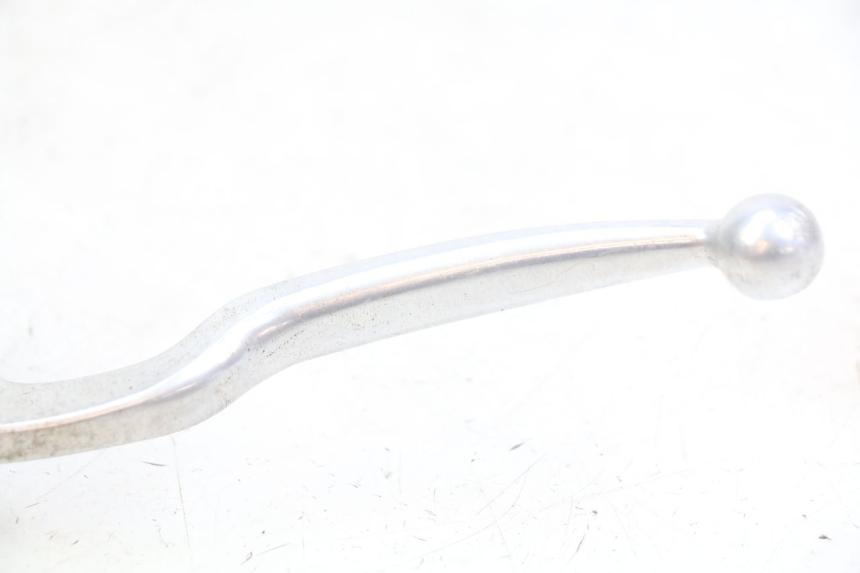 photo de MAITRE CYLINDRE FREIN ARRIERE PEUGEOT SATELIS 125 (2010 - 2012) - Points de fixation