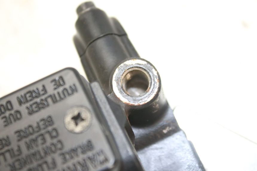 photo de MAITRE CYLINDRE FREIN ARRIERE PEUGEOT SATELIS 125 (2010 - 2012) - Détail de la pièce