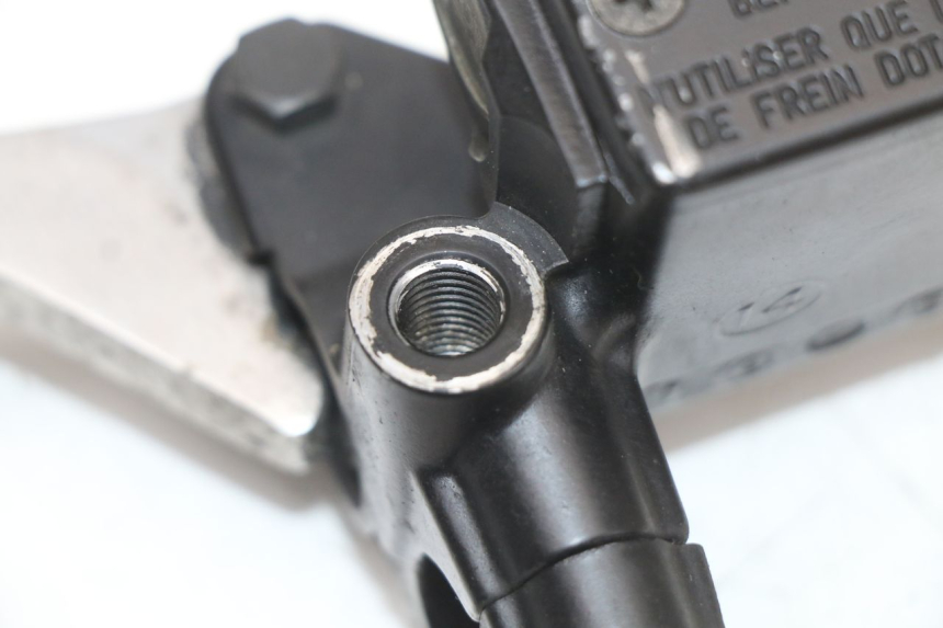 photo de MAITRE CYLINDRE FREIN ARRIERE PEUGEOT SATELIS 125 (2010 - 2012) - Autre angle de vue