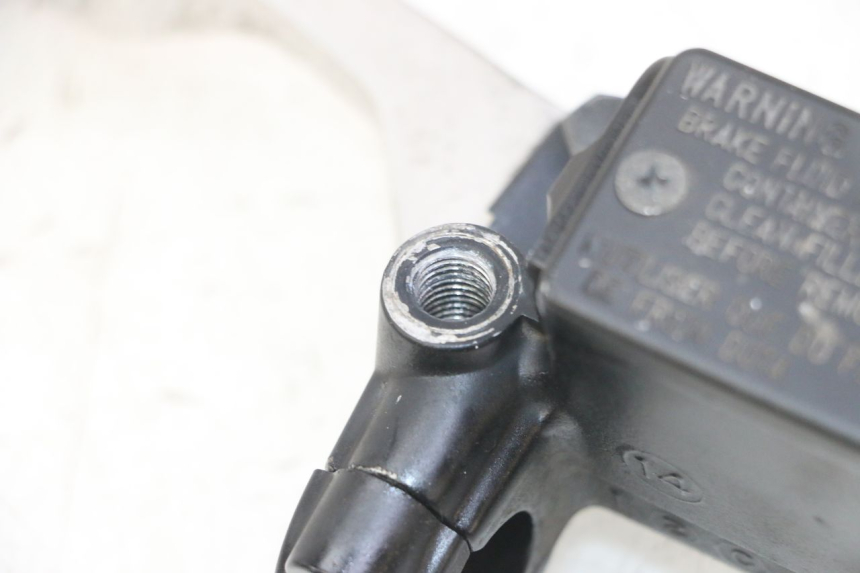 photo de MAITRE CYLINDRE ARRIERE PEUGEOT SATELIS 125 (2013 - 2018) - Points de fixation