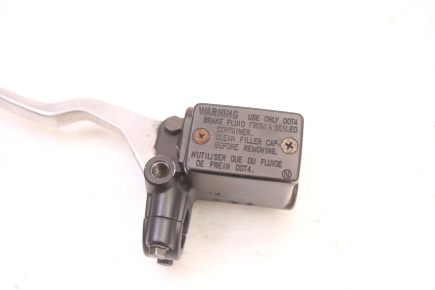 photo de MAITRE CYLINDRE ARRIERE PEUGEOT SATELIS 250 (2006 - 2012) - Zoom état d’usage