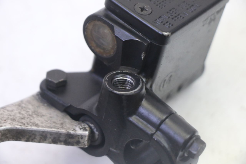 photo de MAITRE CYLINDRE ARRIERE PEUGEOT SATELIS 125 (2013 - 2018) - Vue d’ensemble