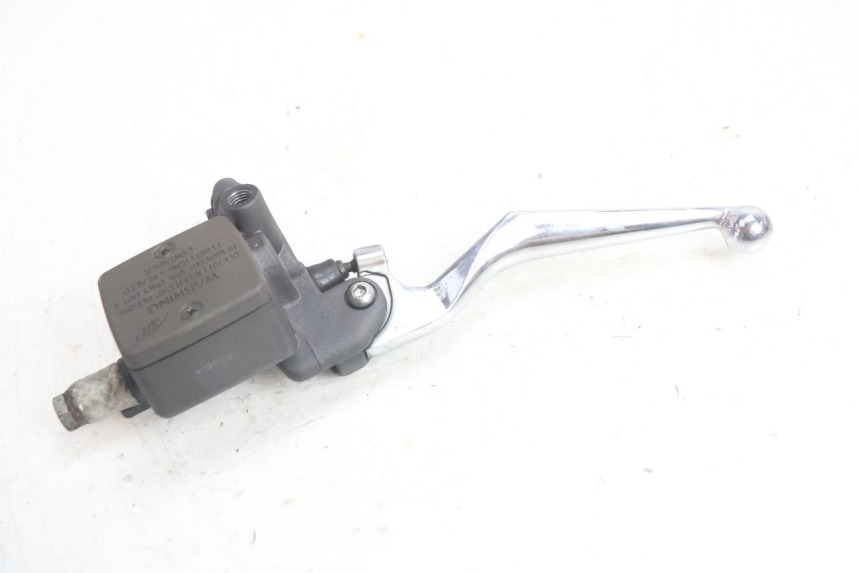 photo de MAITRE CYLINDRE FREIN ARRIERE PEUGEOT SATELIS 125 (2006 - 2009) - Points de fixation