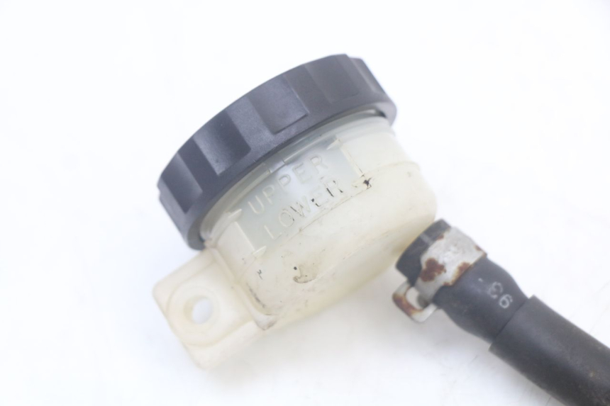 photo de MAITRE CYLINDRE FREIN ARRIERE TRIUMPH SPEED TRIPLE T301 900 (1994 - 1996) - Autre angle de vue