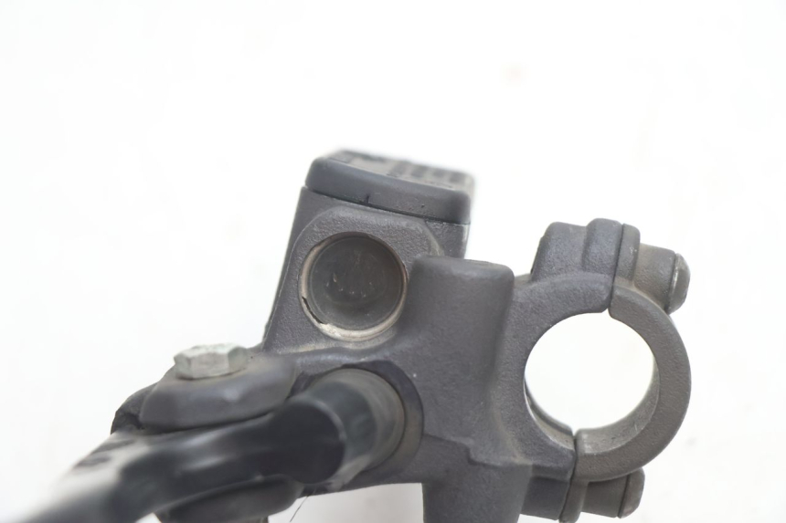 photo de MAITRE CYLINDRE ARRIERE PEUGEOT SPEEDFIGHT 2 AC 50 (2000 - 2009) - Gros plan technique