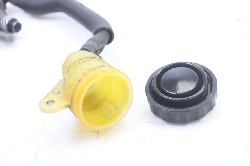 photo de MAITRE CYLINDRE ARRIERE HONDA ST PAN EUROPEAN 1300 (2002 - 2013) - Gros plan technique