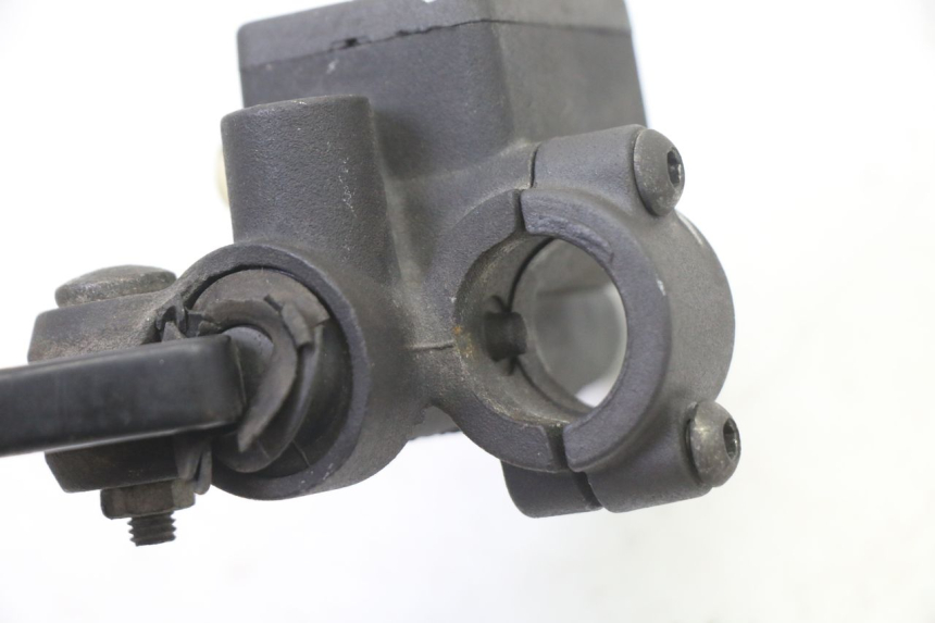 photo de MAITRE CYLINDRE ARRIERE PIAGGIO SUPER LX 125 (2000 - 2003) - Points de fixation