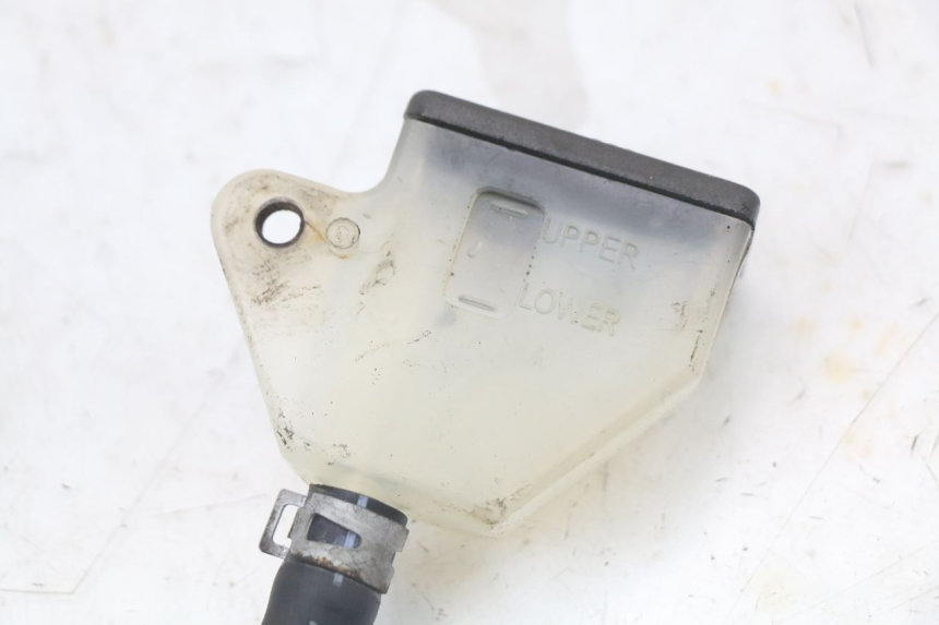 photo de MAITRE CYLINDRE ARRIERE SUZUKI GS F 500 (2004 - 2007) - Zoom état d’usage